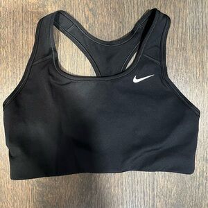 Nike Women’s Swoosh Medium-Support Non-Padded Sports Bra